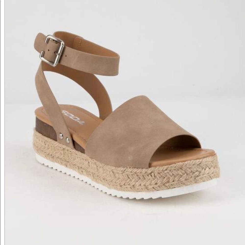 SODA Topic Natural Womens Flatform Sandals